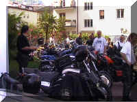 Hotel_D_Moto2.jpg (68224 byte)